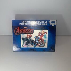 Marvel Avengers Blue and Red Lenticular Puzzle - 48 Pieces